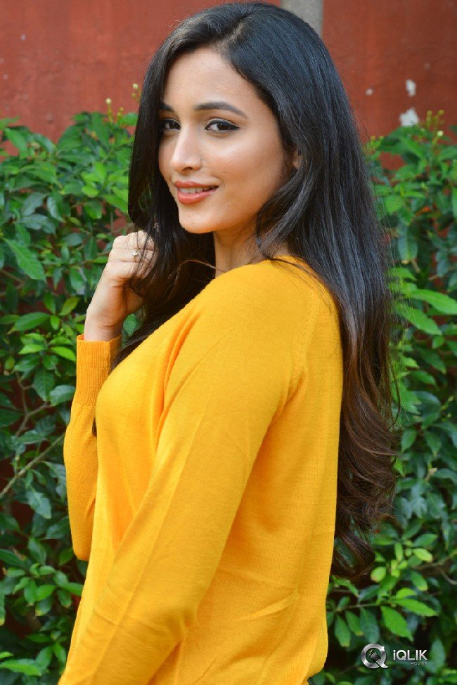 Srinidhi-Shetty-New-Photos